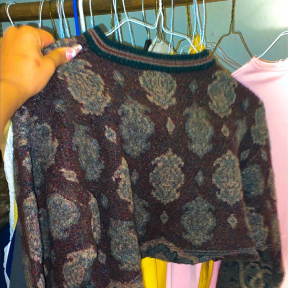 Sweater crop top